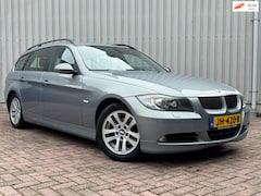 BMW 3-serie Touring - 325i High Executive Keyless Xenon