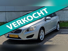 Volvo V60 - 1.6 T4 Momentum, automaat, trekhaak apk tot 9-2027
