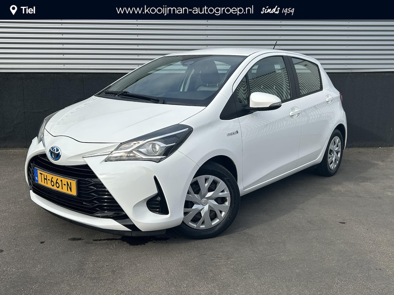 Toyota Yaris - 1.5 Hybrid Design Navigatie, Achteruitrijcamera, Parkeersensoren, Cruise control, Onderhou - AutoWereld.nl