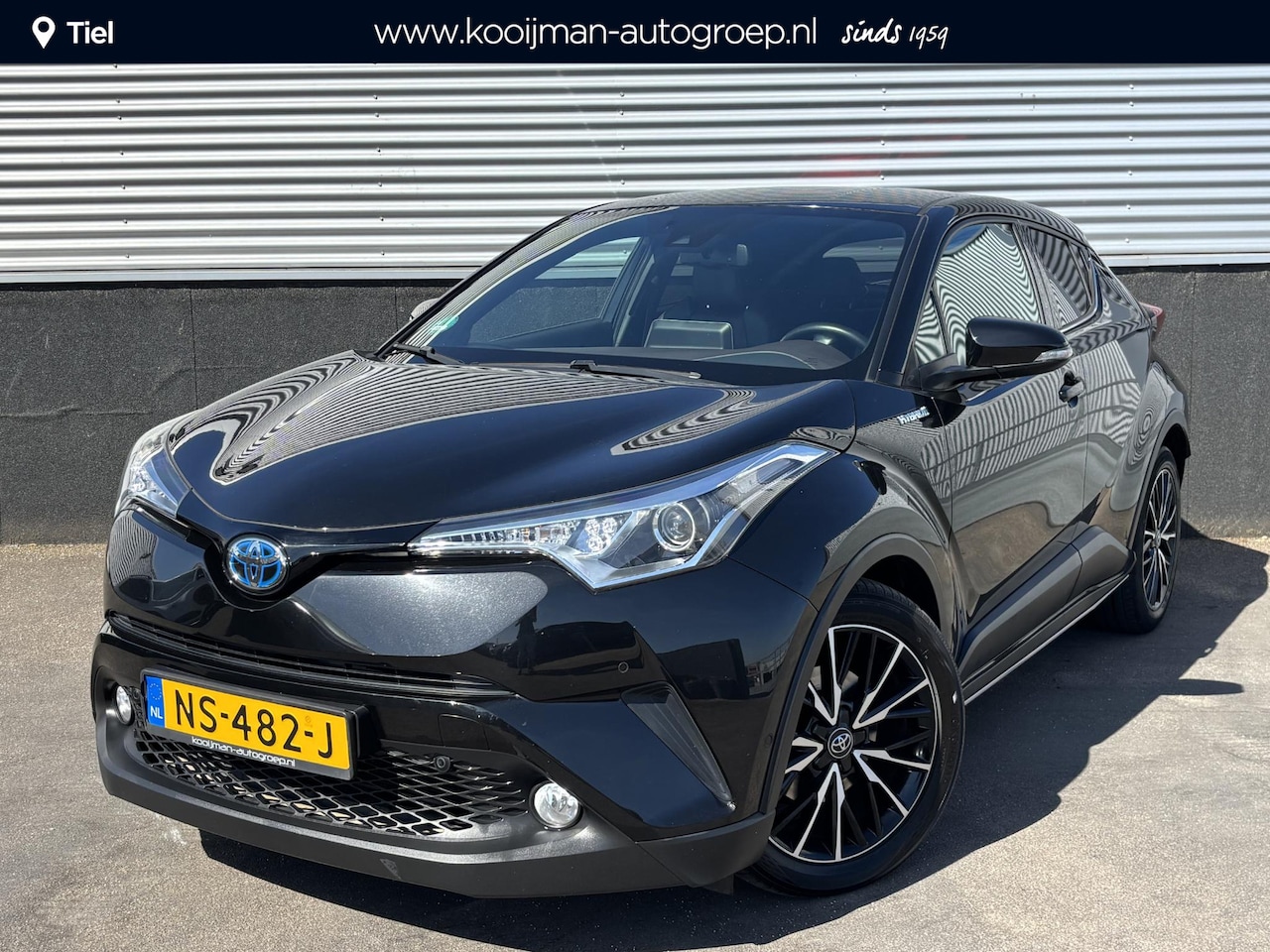 Toyota C-HR - 1.8 Hybrid Executive Automaat Stoelverwarming, Nieuw geleverd, Dealeronderhouden, Navigati - AutoWereld.nl