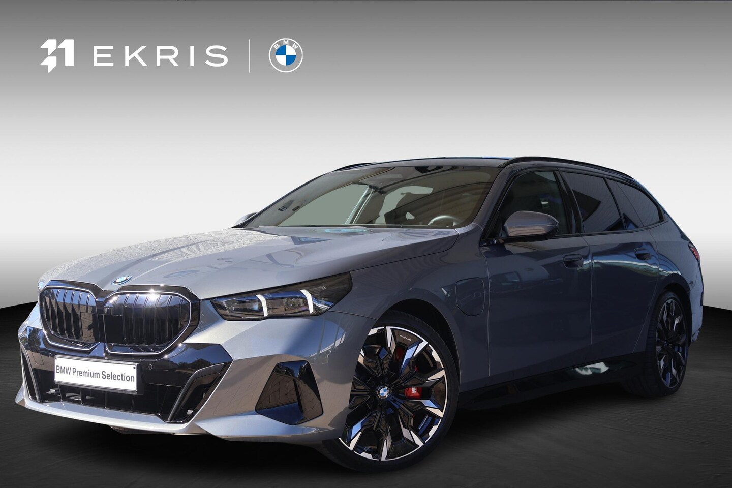 BMW 5-serie Touring - 550e xDrive | M Sport Pro | Driving Assistant Professional | Bowers & Wilkins | Trekhaak - AutoWereld.nl