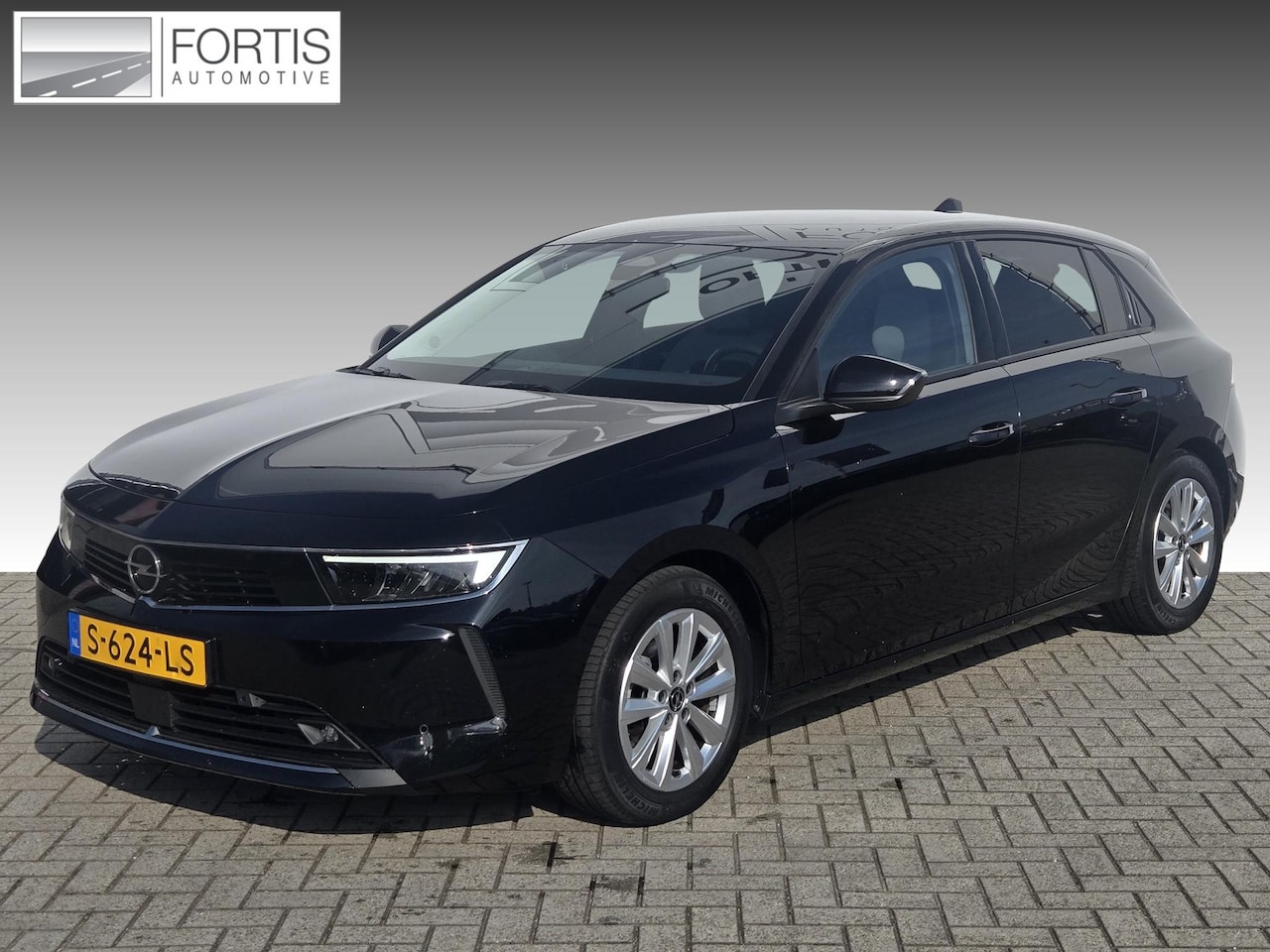 Opel Astra - 1.2 Business Edition NL-AUTO | NAVI | CAMERA - AutoWereld.nl