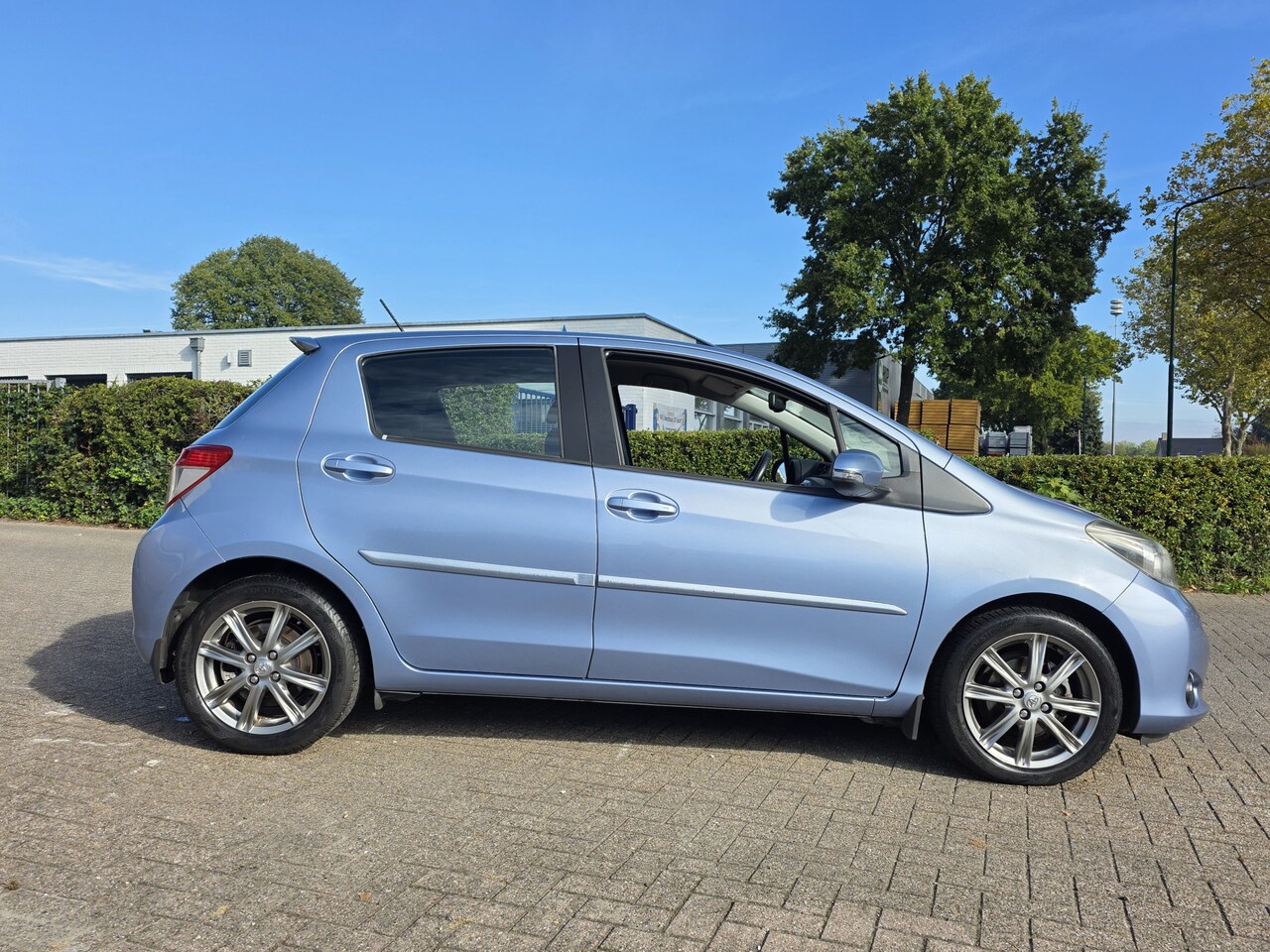 Toyota Yaris - 1.3 VVT-i Dynamic AUT! 1e Eig! Camera! Lm Velgen! VERWACHT! - AutoWereld.nl