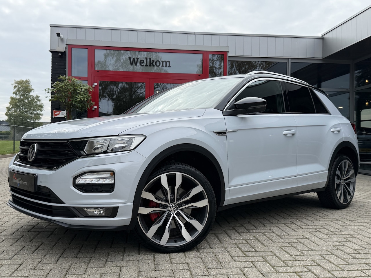 Volkswagen T-Roc - 1.5 TSI AUT. *!* 3x R-LINE *!* PANODAK/ BEATS/ VIRTUAL/ 19 INCH/ CARPLAY *!* - AutoWereld.nl