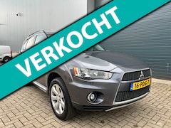 Mitsubishi Outlander - 2.0i Intro Edition AUT CLIMA NAVI PDC