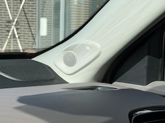 Toyota Yaris Cross - 1.5 Hybrid Executive Eerste Eig NL PDC HUD Navi