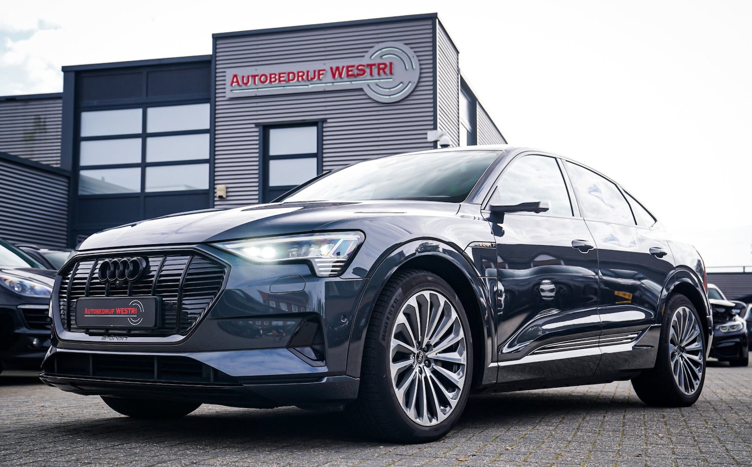 Audi e-tron Sportback - 55 quattro S edition 95 kWh |Virtual Mirrors | Head up | Panorama | 360 cam | Trekhaak | A - AutoWereld.nl