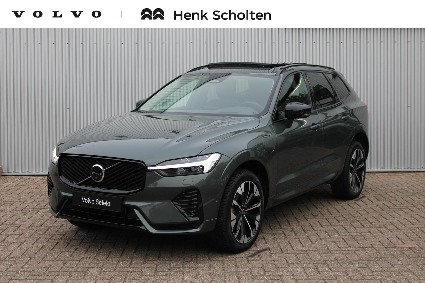 Volvo XC60 - T6 Plug-in hybrid AWD Ultra Dark | Luchtvering | Panoramadak | Trekhaak | Verwarmbare voor - AutoWereld.nl