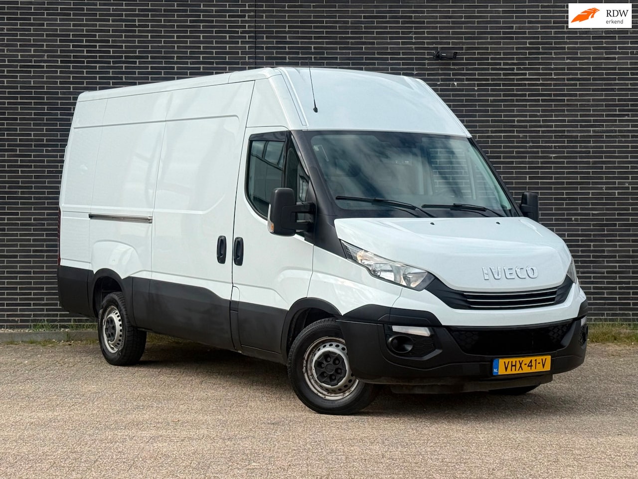 Iveco Daily - 35 S 16 35S16V 2.3 352 Hi-Matic 3,5T Automaat, Clima! - AutoWereld.nl