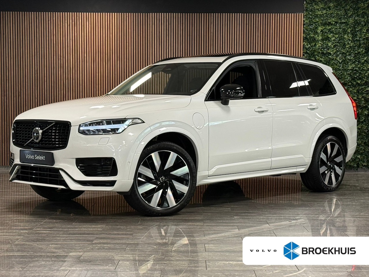 Volvo XC90 - T8 AWD Recharge Plus Dark | 360 Camera | Harman Kardon | 455pk | Crystal White | Adaptieve - AutoWereld.nl