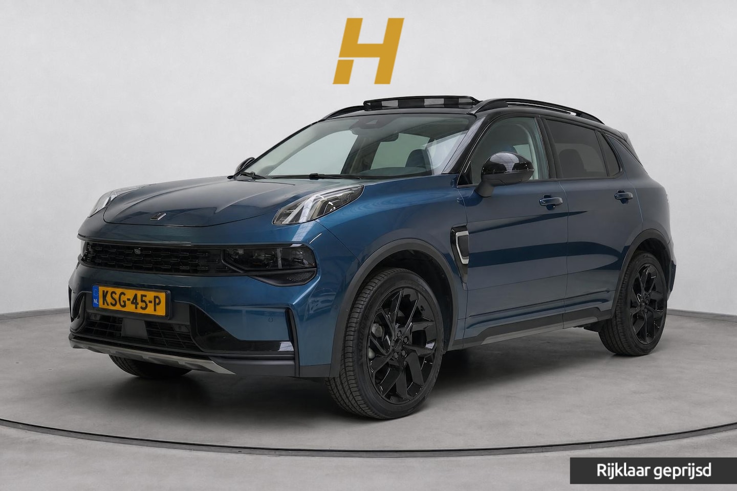 Lynk & Co 01 - 1.5 | Zwart optiek | 360 camera | Panoramadak | Navigatie | Memory | Apple CarPlay - AutoWereld.nl