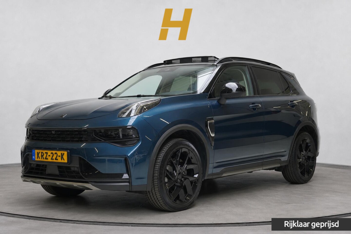 Lynk & Co 01 - 1.5 | Zwart optiek | 360 camera | Panoramadak | Navigatie | Memory | Apple CarPlay - AutoWereld.nl