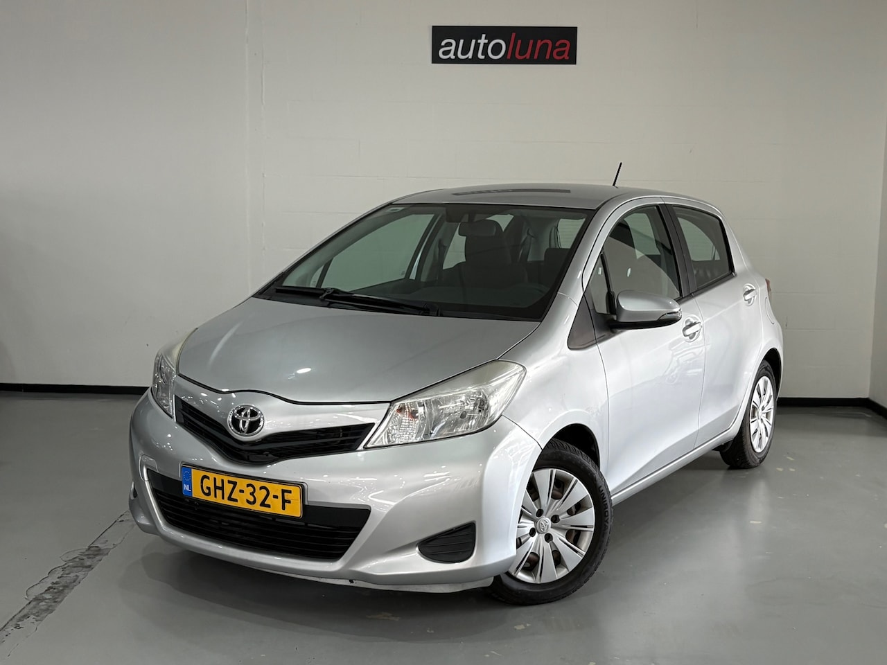 Toyota Yaris - 1.0 VVT-i Access 1.0 VVT-i Access - AutoWereld.nl