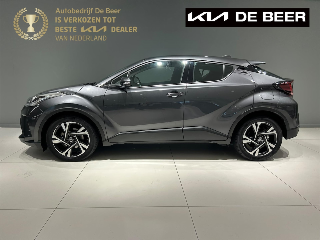 Toyota C-HR - 2.0 Hybrid 184pk CVT Dynamic Navi /Clima/ Cruise - AutoWereld.nl
