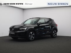 Volvo XC40 - 2.0 B4 Plus Dark / Trekhaak / Pan. dak / Harman Kardon / 360 camera / Nubuck / Stoel-stuur