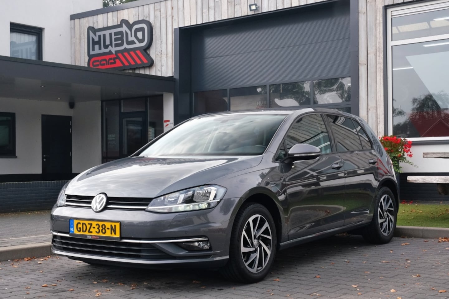 Volkswagen Golf - 1.0 TSI Comfortline Carplay, Stoelverwarming - AutoWereld.nl