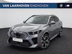 BMW iX2 - xDrive30 M Sport / Trekhaak / Panoramadak / Sportstoelen / Comfort Access / Achteruitrijca