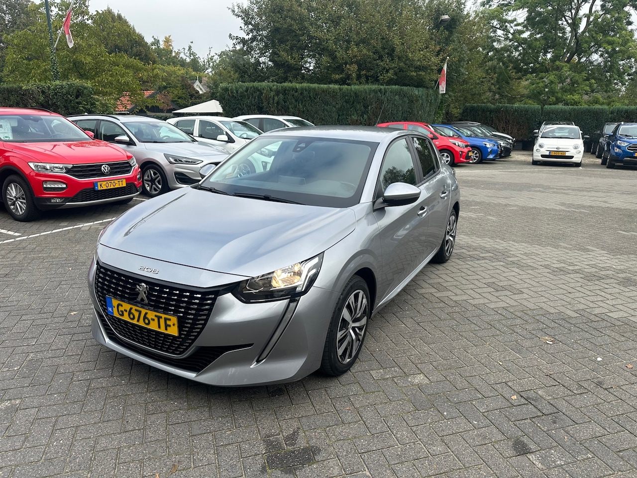 Peugeot 208 - 1.2 PureTech Blue Lease Active 1.2 PureTech Blue Lease Active , naviatie , pdc - AutoWereld.nl