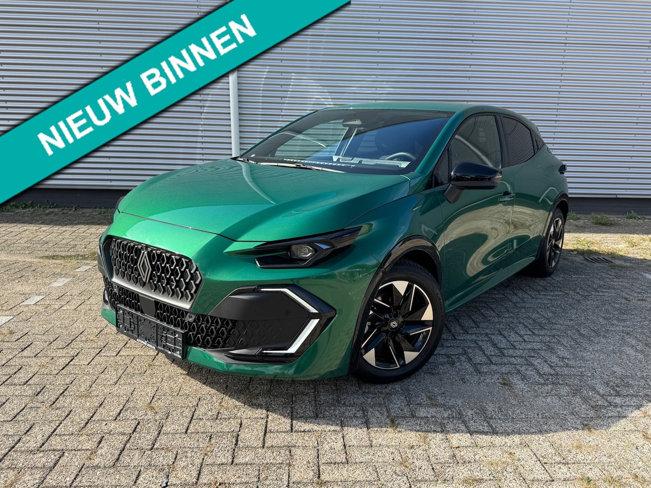 Renault Clio - 1.8 Full-Hybrid 160 techno,Navigatie,Safety pakket,Adap.Cruise,360Camera,4Season banden - AutoWereld.nl