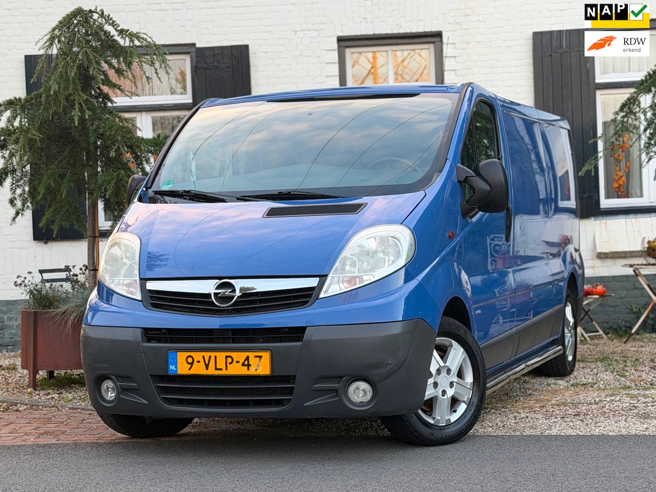 Opel Vivaro - 2.5 CDTI L2H1|Automaat|APK|Trekhaak|Airco| - AutoWereld.nl