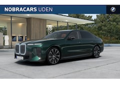 BMW i7 - xDrive50 M Sport / Panoramadak Sky Lounge / Trekhaak / 3D Head-Up / Parking Assistant Plus