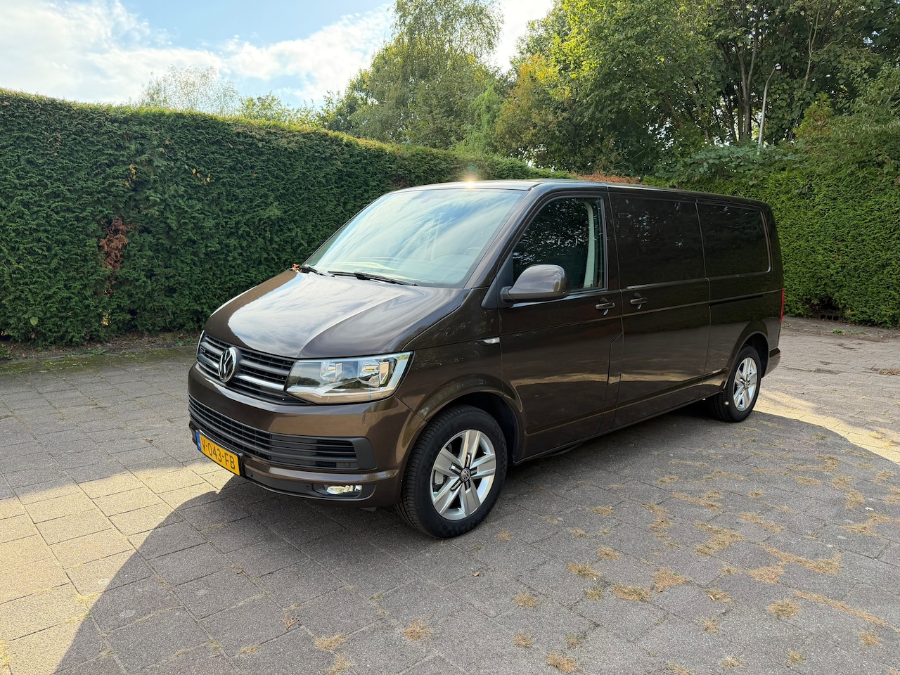 Volkswagen Transporter - 2.0 TDI L2H1 DC 4Motion Highline marge luchtvering Air suspension - AutoWereld.nl