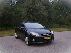 Ford Focus - 1.0 EcoBoost Titanium . 5 Drs . LMV . PDC . Airco . Navi . Cruiscontrol . enz