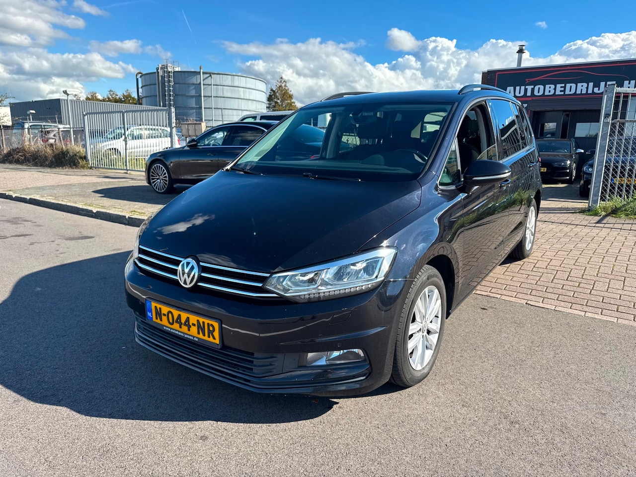 Volkswagen Touran - 2.0 TDI DSG-AUTOMAAT XENON/LED/NAVI/CAMERA - AutoWereld.nl
