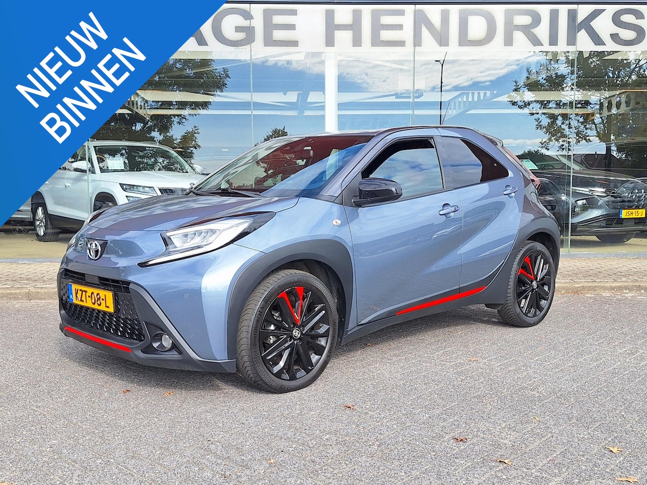 Toyota Aygo X - 1.0 VVT-i MT Under Cover Automaat | Special Edition | Climate | Navi | Camera | CC | 18"L - AutoWereld.nl