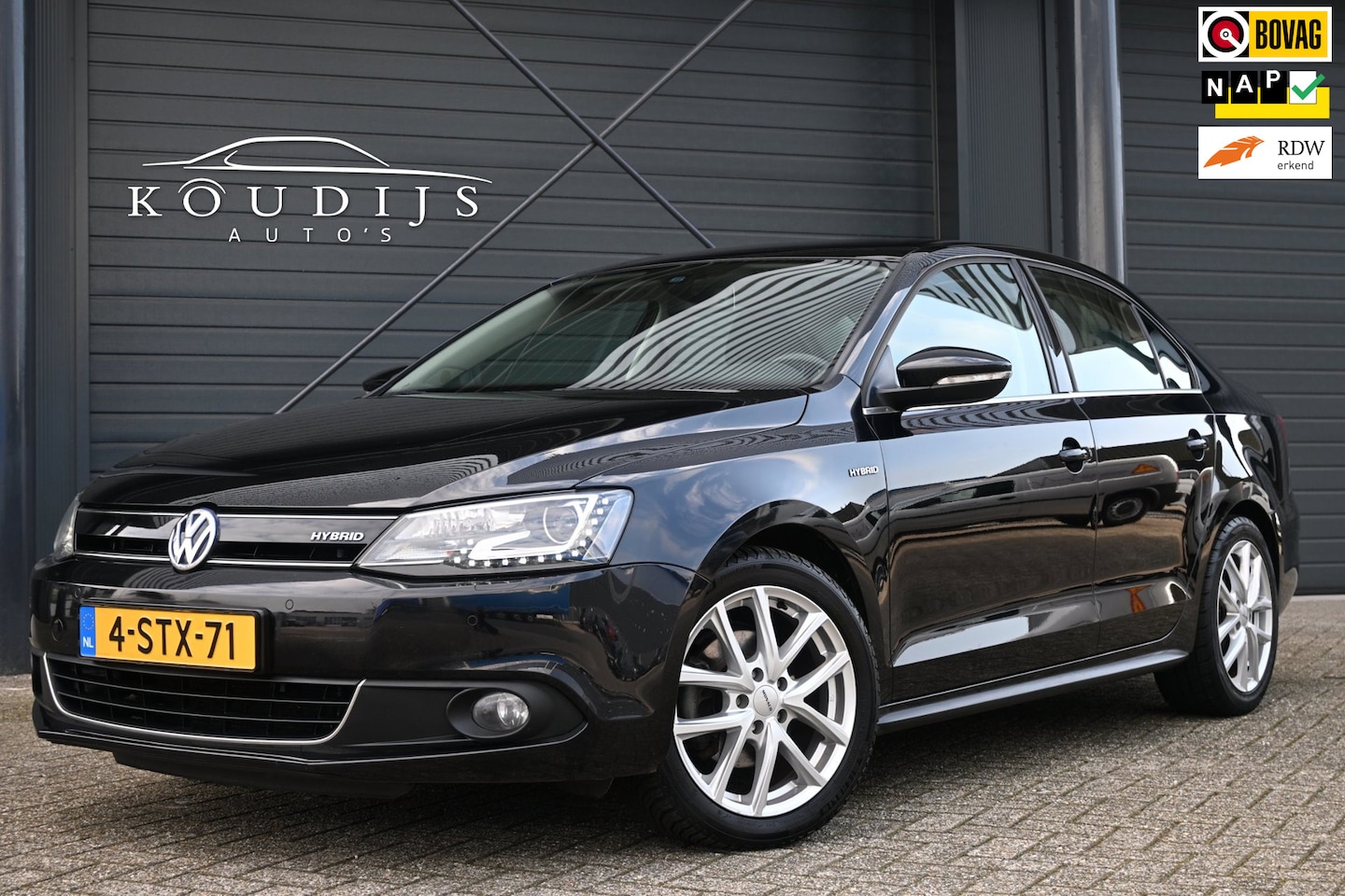 Volkswagen Jetta - 1.4 TSI Hybrid Highline 1.4 TSI Hybrid Highline, Automaat, Climate, PDC V+A, Navi, NL-auto, Goed onderhouden - AutoWereld.nl