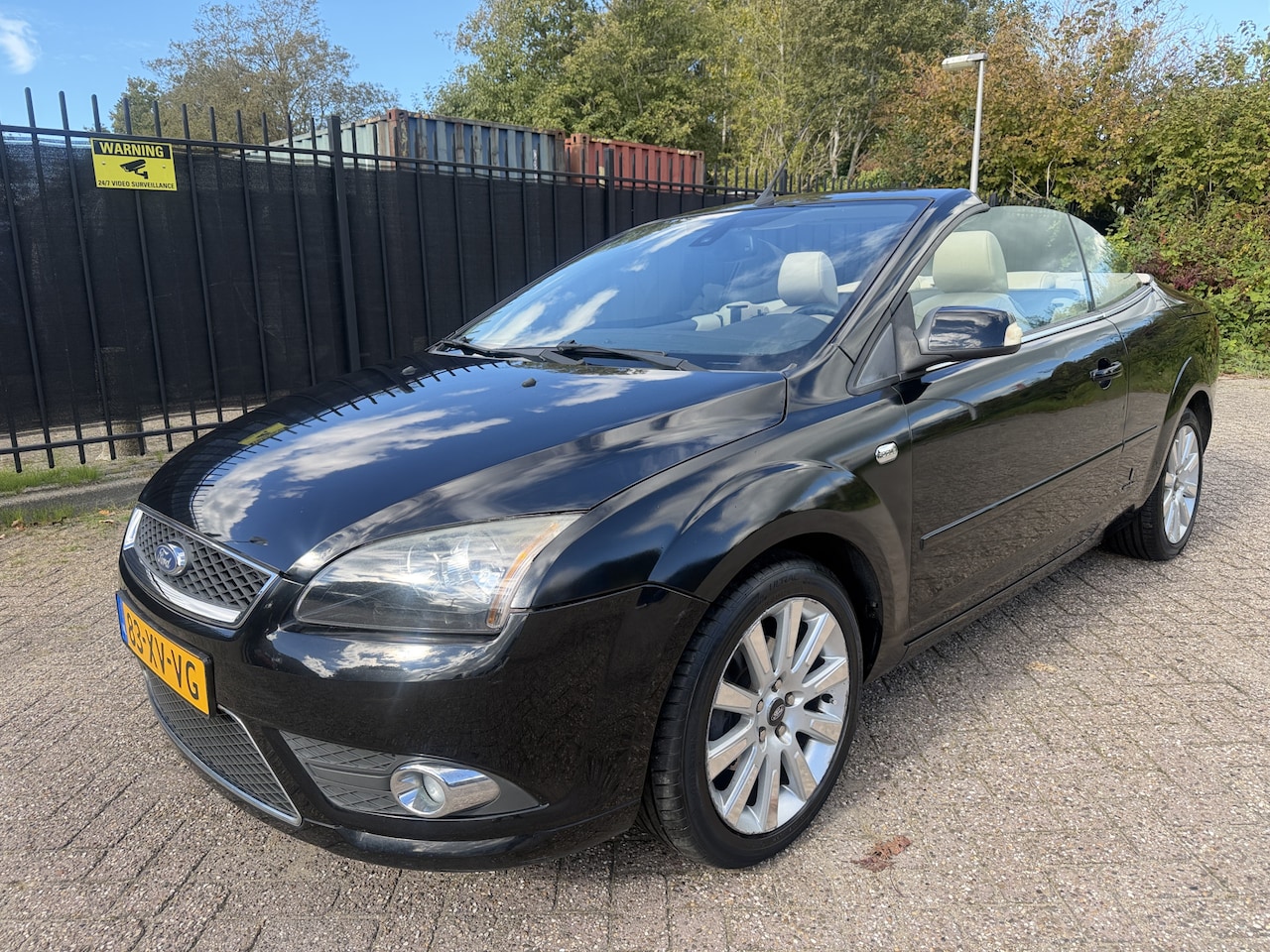 Ford Focus Coupé-Cabriolet - 1.6-16V Titanium Leer/Clima/Stoelverw/PDC/Cruise - AutoWereld.nl
