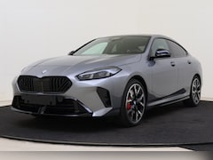 BMW 2-serie Gran Coupé - 220 M Sport Automaat / Panoramadak / Sportstoelen / Comfort Access / Achteruitrijcamera /