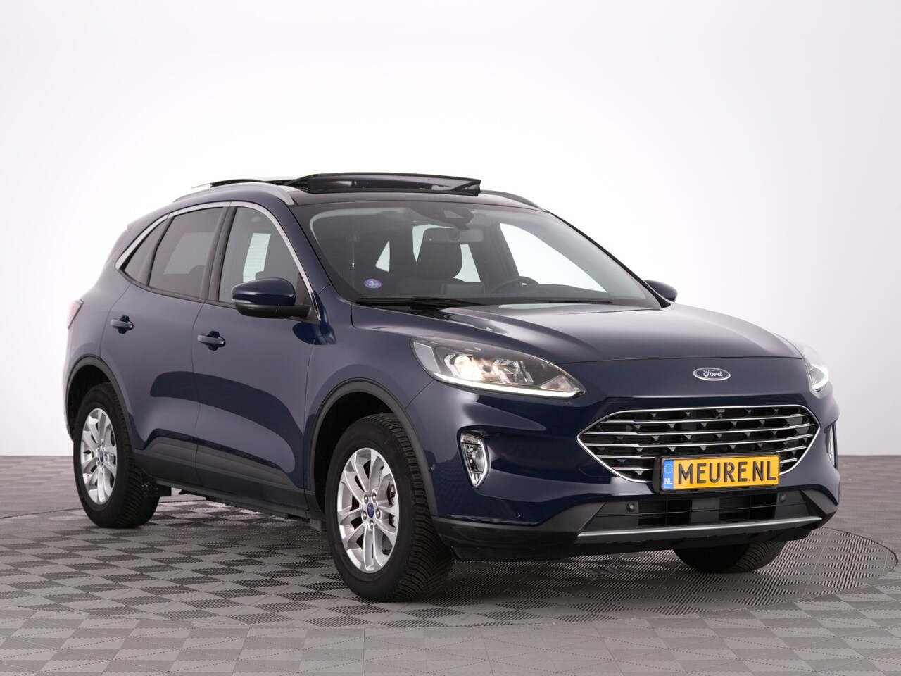 Ford Kuga - 2.5 PHEV Titanium | PANORAMADAK | NAVI | ECC - AutoWereld.nl