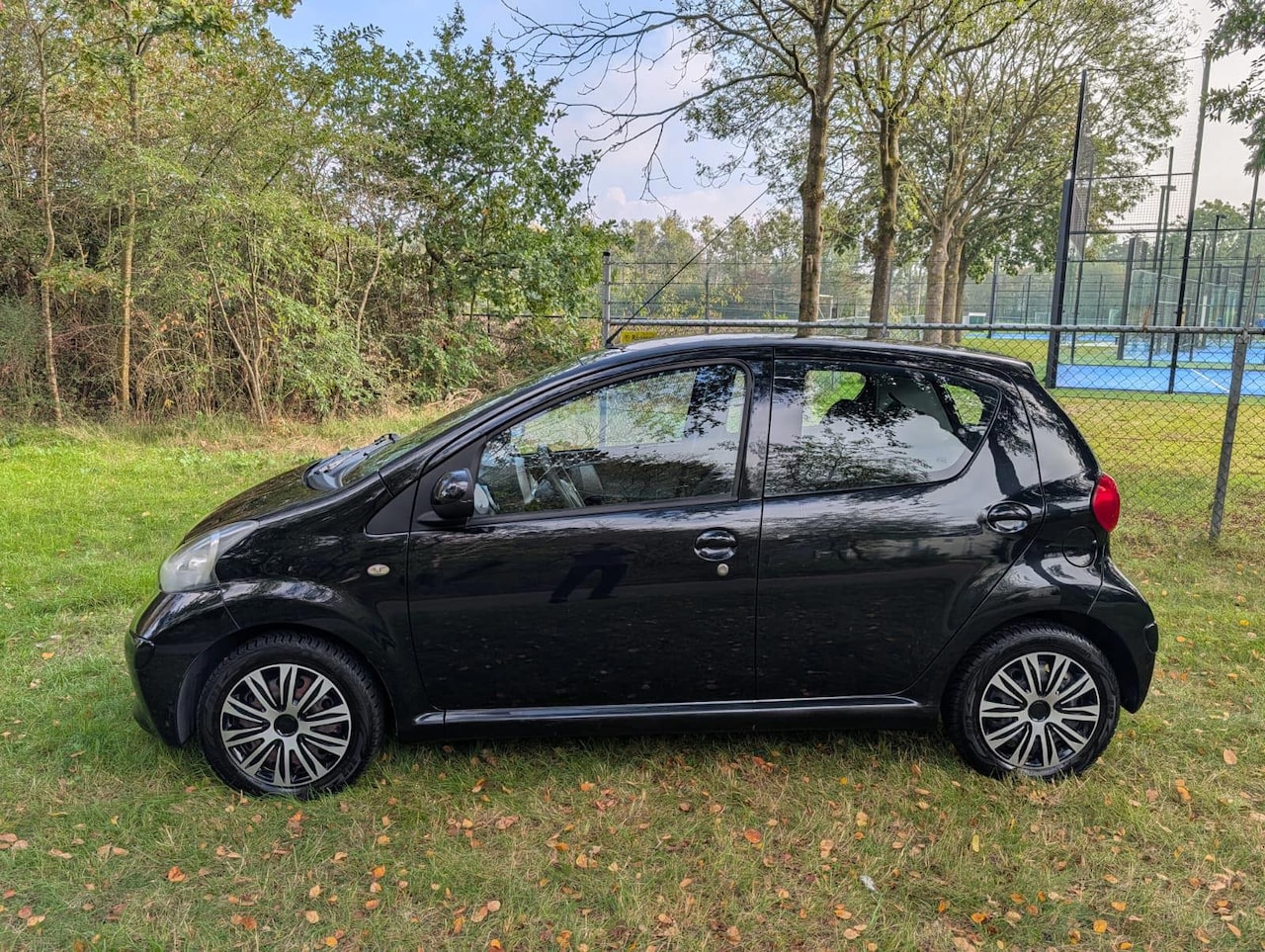 Toyota Aygo - 1.0-12V + Airco , 5 deurs , Nieuwe apk - AutoWereld.nl