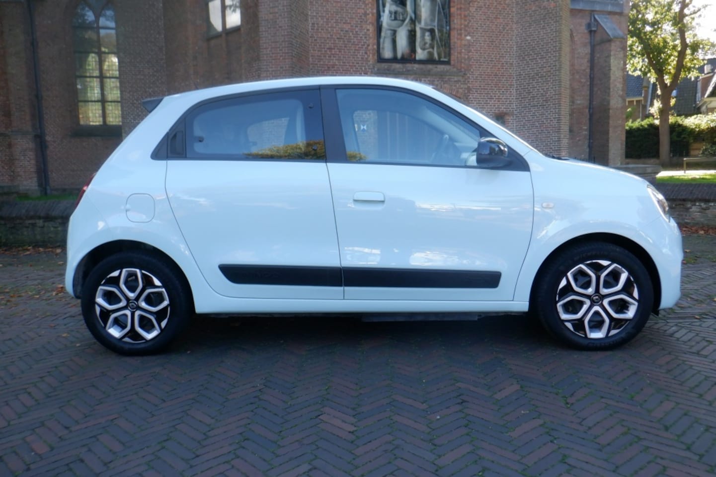 Renault Twingo - R80 Electric 82pk Série Limitée Vibes - AutoWereld.nl