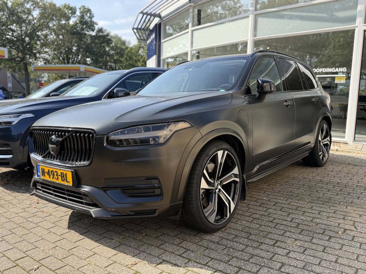 Volvo XC90 - 2.0 T8 Recharge AWD Inscription Exclusive Luchtvering | Wrap Mat Parelmoer Zwart | 22 inch - AutoWereld.nl