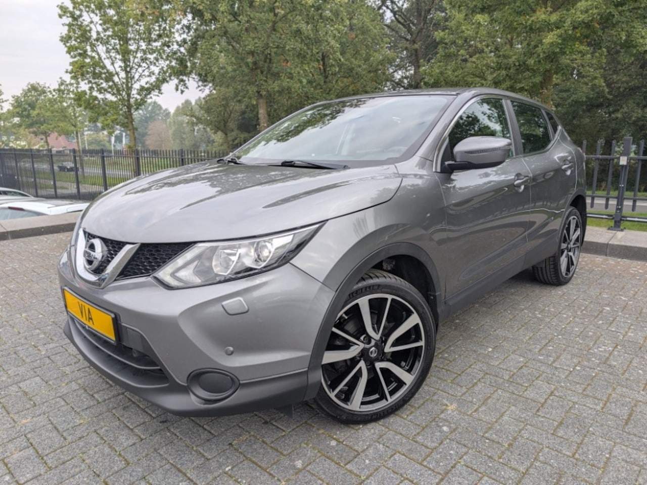 Nissan Qashqai - Visia 1.2 115PK | Trekhaak | Stoelverw. | PDC | Camera | Cruise - AutoWereld.nl