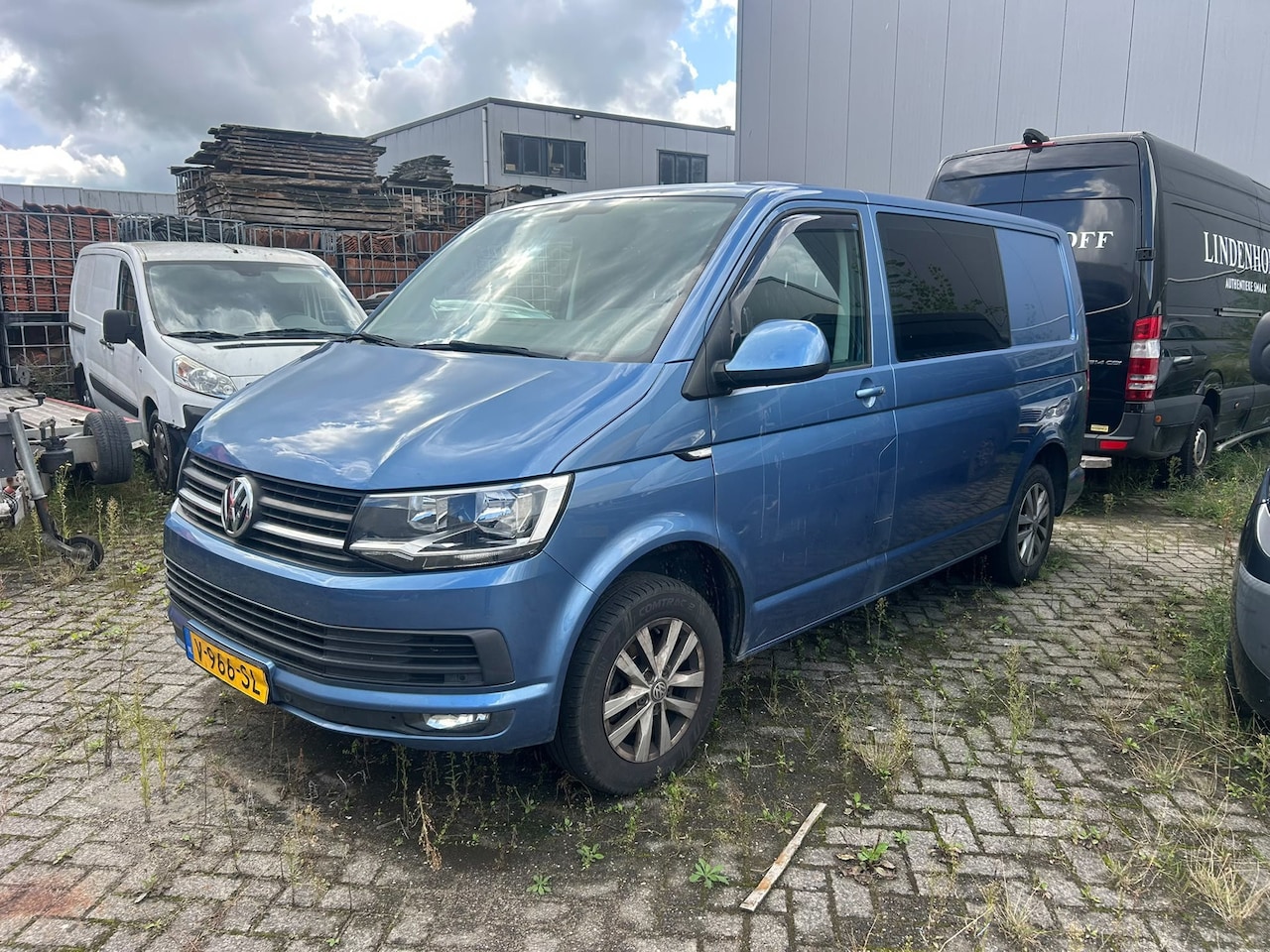 Volkswagen Transporter - - 2.0 TDI DSG L1H2 Highline | DEFECT - AutoWereld.nl