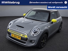 MINI Electric - Essential 33 kWh / Navigatie / Camera / Parkeersensoren achter / Stoelverwarming / Lichtme
