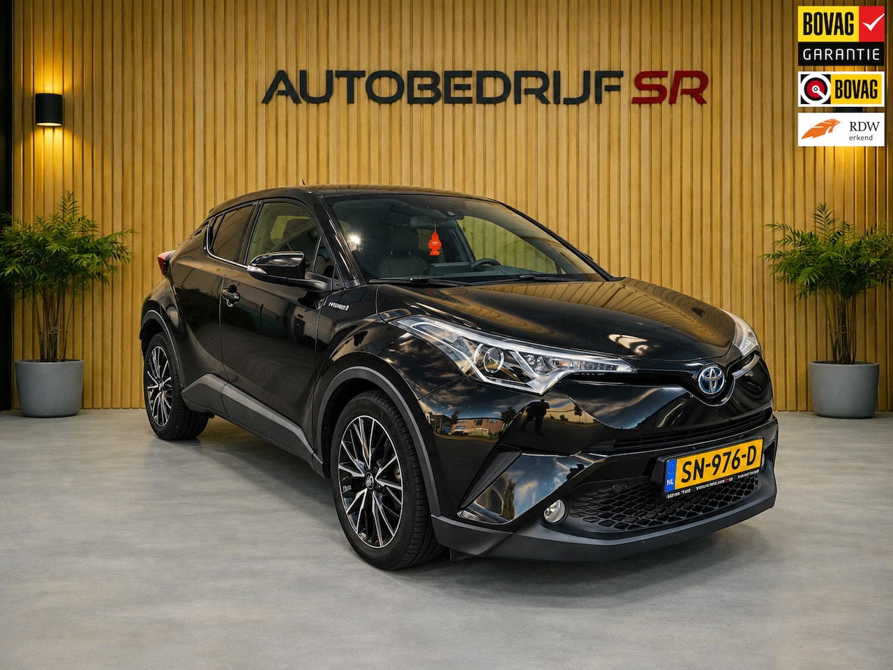 Toyota C-HR - 1.8 Hybrid Dynamic Cruise! Line Assist! Acc! Camera! Stoelverwarming! Navi! Dab! Airco! Au - AutoWereld.nl