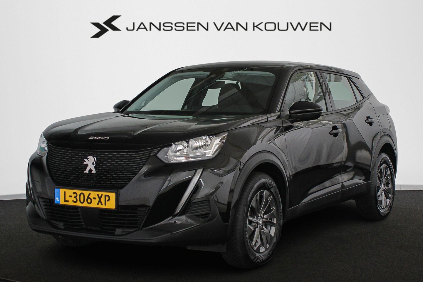Peugeot 2008 - 1.2 PureTech Active Trekhaak Navigatie Airco Apple CarPlay - AutoWereld.nl