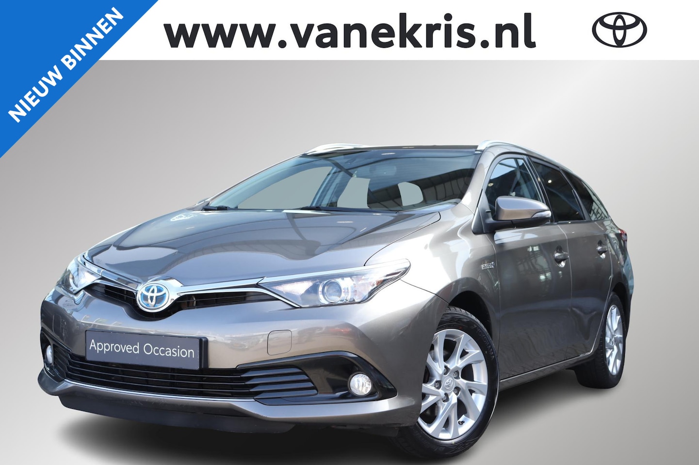 Toyota Auris - 1.8 Hybrid Dynamic 1.8 Hybrid Dynamic, Trekhaak, LM velgen, Cruise control, Privacy glass. - AutoWereld.nl