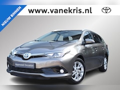 Toyota Auris - 1.8 Hybrid Dynamic, Trekhaak, LM velgen, Cruise control, Privacy glass