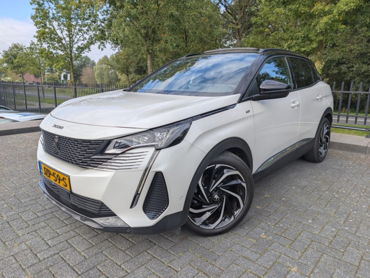 Peugeot 3008 - GT | Pano | Luxe Leder | Premium Sound | Stoelverw. | LED | Camera | - AutoWereld.nl