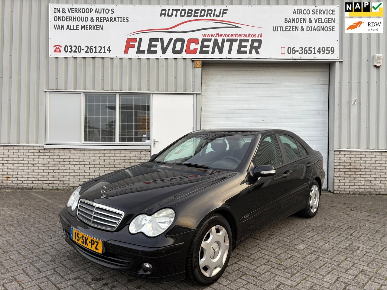 Mercedes-Benz C-klasse - 180 Kompressor 143 PK Bj 2006 2e EIG Classic Edition NWE APK Airco Navi Pdc 16 Inch - AutoWereld.nl