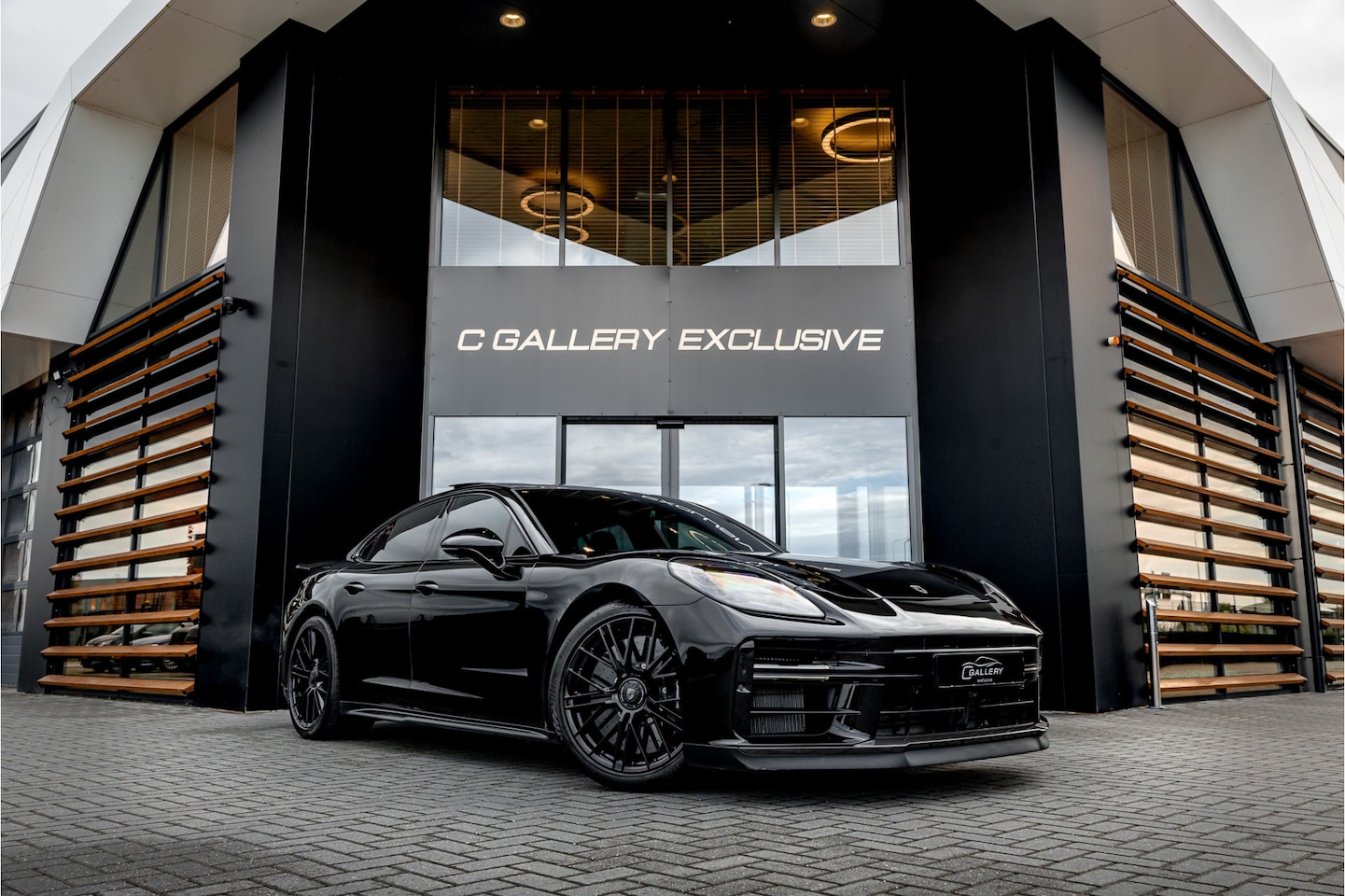 Porsche Panamera - 4.0 Turbo S E-Hybrid - BTW | Akrapovic | Full PPF | Sport Chrono + | Passenger Display | B - AutoWereld.nl