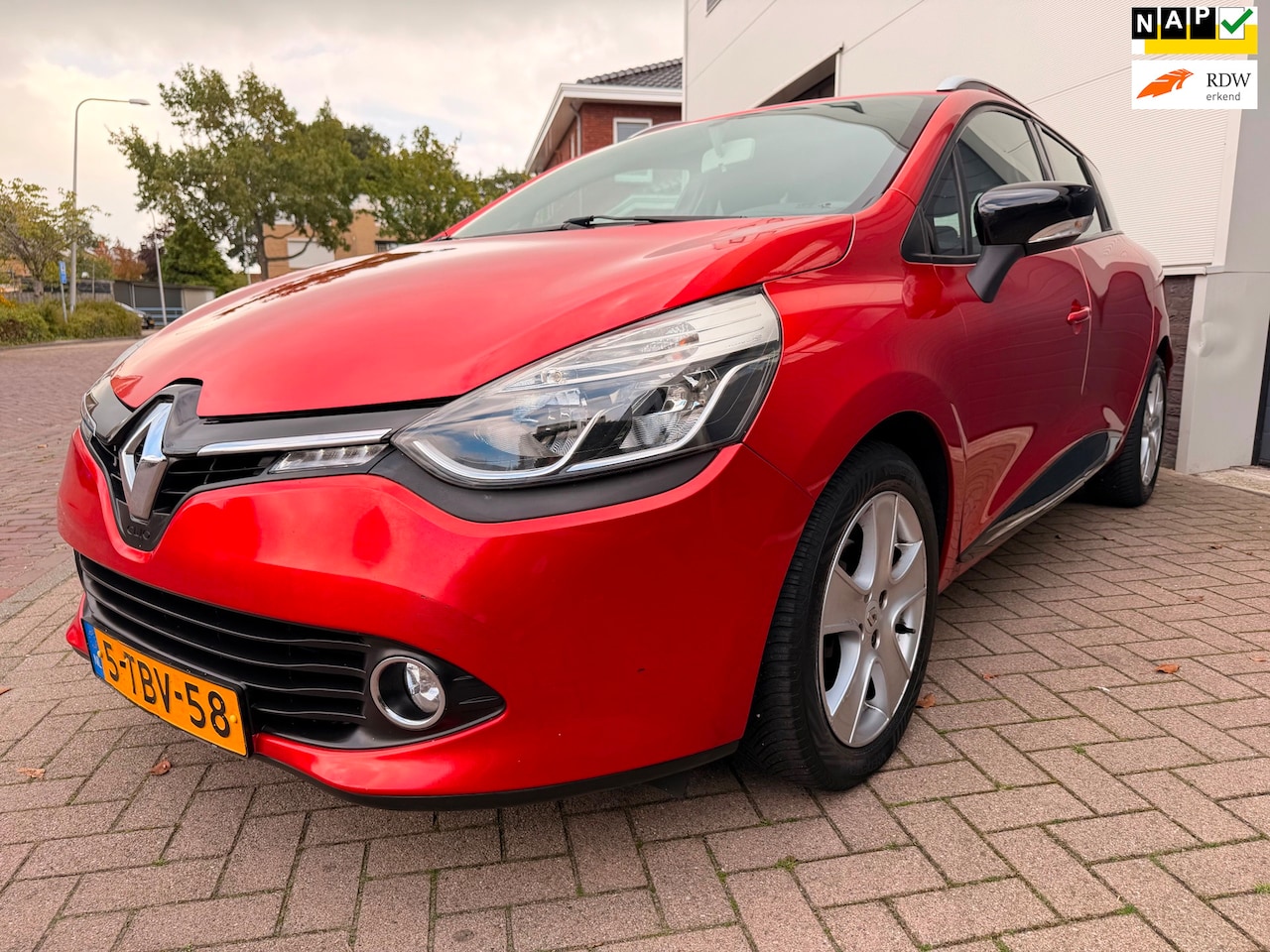Renault Clio Estate - 0.9 TCe /Navi/1eigenaar/Volledig onderhouden/Cruise-c/Airco/Aux/Led - AutoWereld.nl