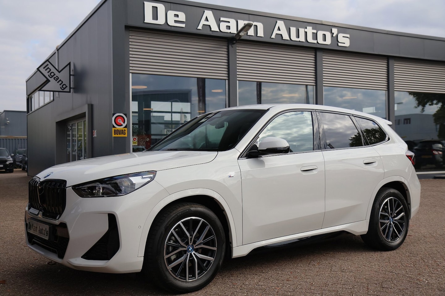 BMW iX1 - EDRIVE20 BMW IX1 EDRIVE20 M sport elekt stoelen 360 camera acc - AutoWereld.nl
