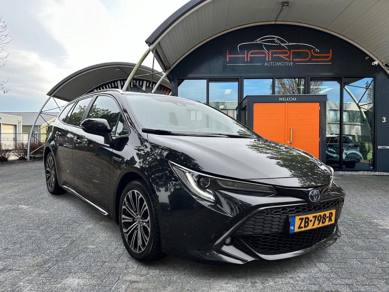 Toyota Corolla Touring Sports - 2.0 Hybrid Style Trekhaak 100% Dealer Onderhouden NL-Auto - AutoWereld.nl