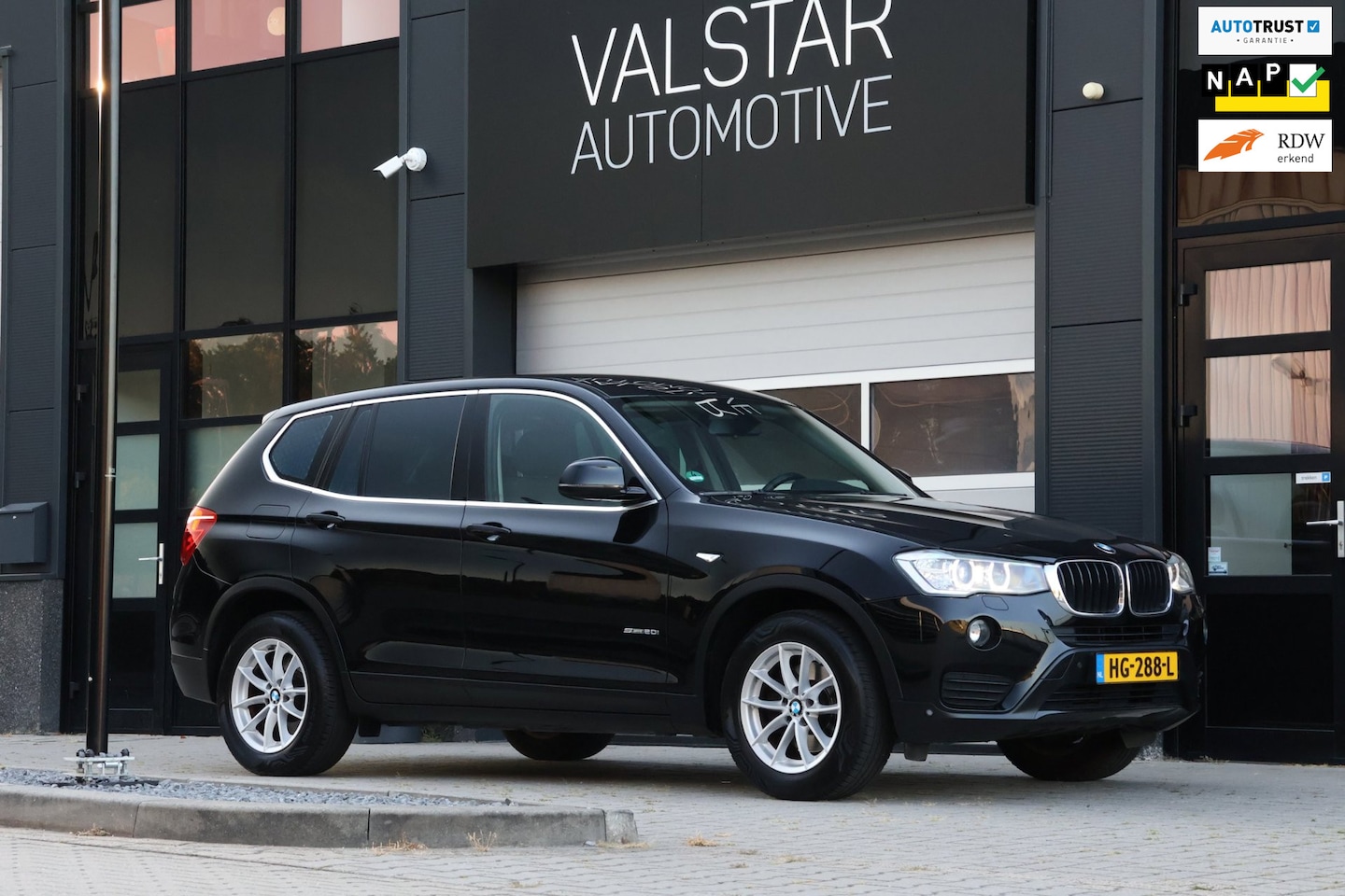 BMW X3 - SDrive20i Executive | Trekhaak | Xenon | keurig! - AutoWereld.nl
